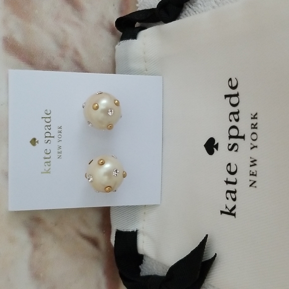 New kate spade Pearls Pearls Stud Earrings